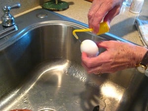 rinsing egg